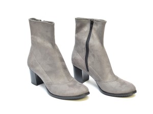  Szare botki streczowe na obcasie 6 cm. nr 38