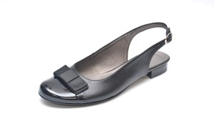  Czółenka letnie z czarnej eko skóry. TĘGOŚĆ H