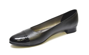 (XXL) Czółenka z lakierowanym czubkiem.